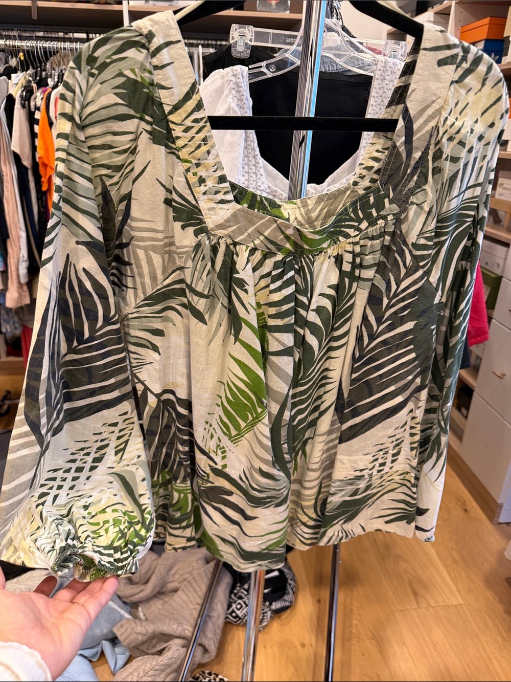 Elie Tahari Lightweight Green Palm-Print Peasant Top